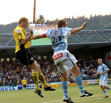 1-1. Jon Jönsson nickar ner