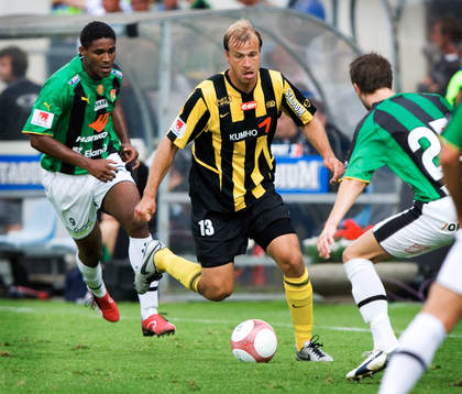 Hans Berggren, Häcken, utmanar Jonathan Berg och har Khari