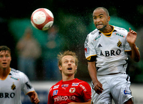 Jimmy Tamandi, AIK, och Shpetim Hasani, Kalmar