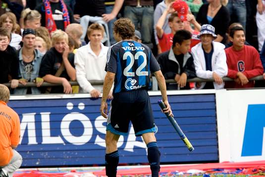 HIF-klacken har kastat ner ett föremål, troligtvis ett