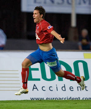 1-0 Ingmar Teever, har nickat förbi Bengt Andersson i