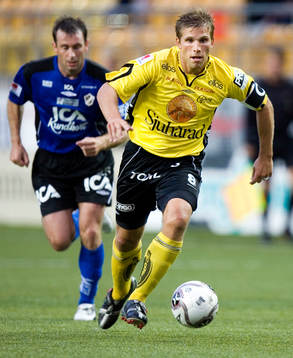 Anders Svensson framför Hans Mattisson