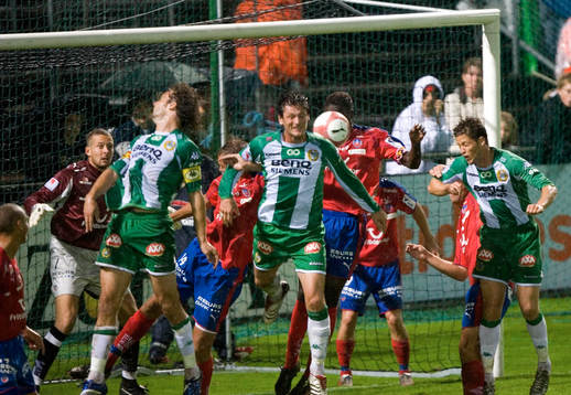 Klungspel framför Daniel Andersson, Hammarbys Max von