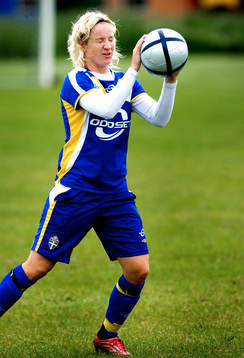 Fotboll, Dam, Sverige, förhands
