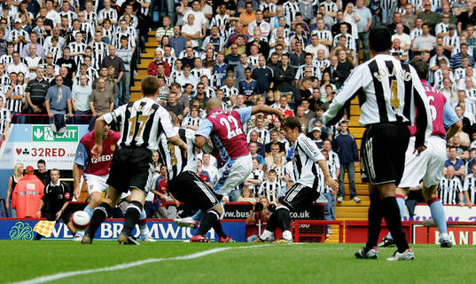 Fotboll, Engelsk, Premier League, Aston Villa - Newcastle