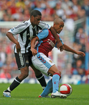 Fotboll, Engelsk, Premier League, Aston Villa - Newcastle