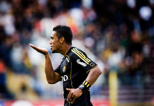 Wilton Figueiredo, jublar och slänger slängkyssar