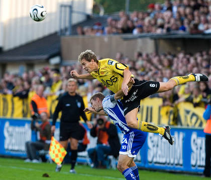 Brödrakamp, Daniel Alexandersson flyger över Niclas