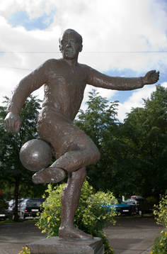 Gunnar Gren, staty