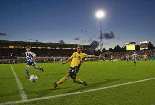 Anders Svensson in aktion, fullsatt Ullevi