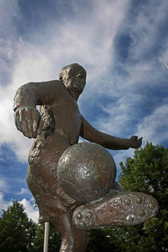 Gunnar Gren, staty