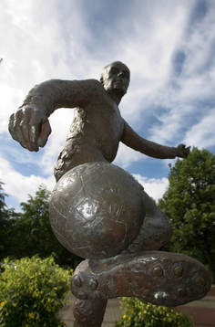 Gunnar Gren, staty