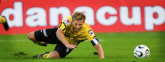 Anders Svensson, Elfsborg, blir fälld, tackling