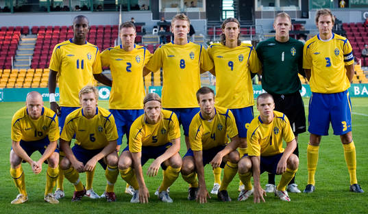 Bakre fr.v. Henok Goitom, Fredrik Stoor, Pontus Wernbloom,