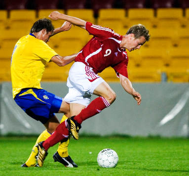 Andreas Granqvist, Sverige försöker stoppa Jeppe Curth,