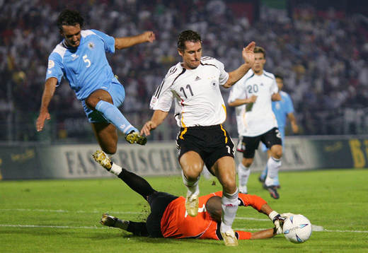 0-3 av  Miroslav Klose, Tyskland. Aldo Simoncini, målvakt