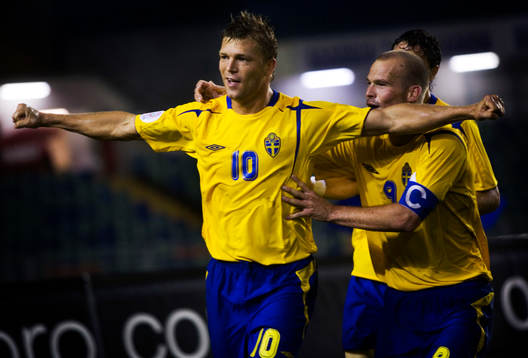 Marcus Allbäck, och Fredrik Ljungberg, jubel