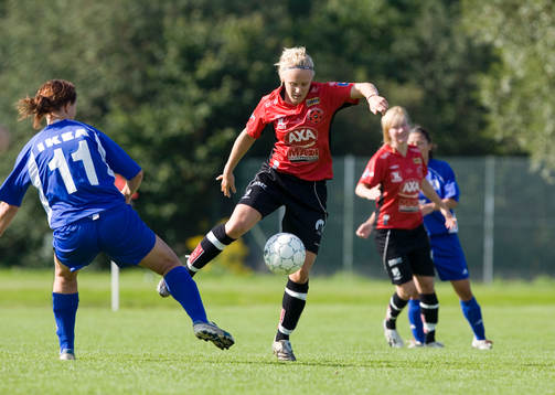 Elin Bjerre, Kristianstad, har bollkontroll