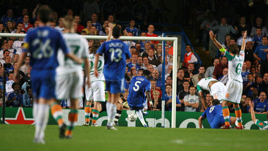 Michael Essien, Chelsea gör 1-0