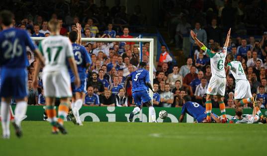 Michael Essien, Chelsea gör 1-0