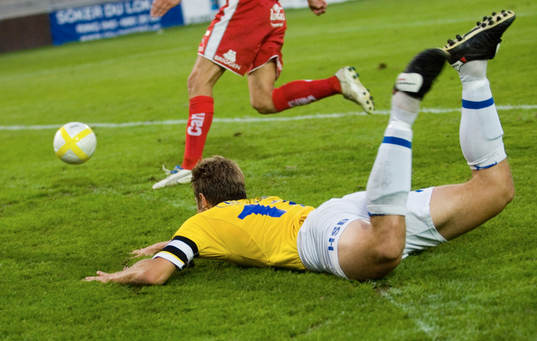 Martin Abrahamsson ytterst nära Malmö-mål, men platt fall