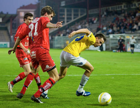 Nr 15 jagad av två Helsingborgs-spelare