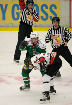 Patrik Zackrisson, Rögle i fight med Nybros Eric