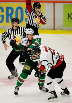 Patrik Zackrisson, Rögle i fight med Nybros Eric