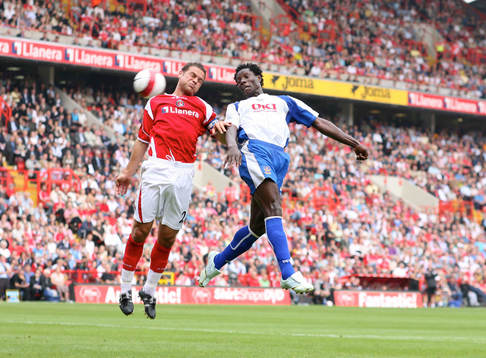 Benjani Mwaruwari, Portsmouth och Luke Young, Charlton