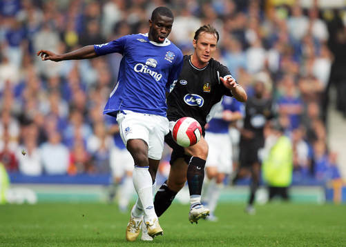 Joseph Yobo, Everton utmanas av Andeas Johansson, Wigan