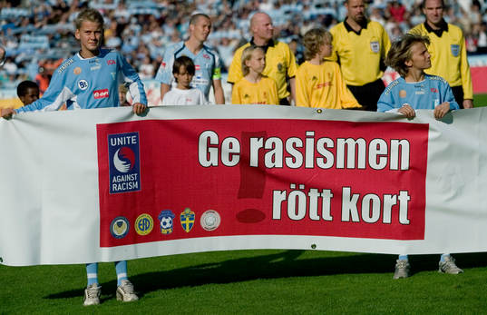 Ge rasismen rött kort