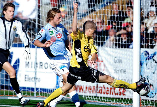 Samuel Holmén, Elfsborg är framme och får nästan in