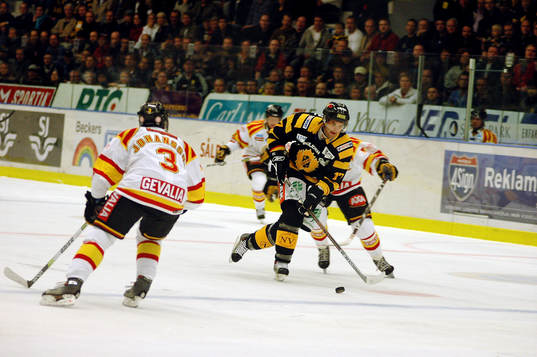 Jason King, Skellefteå med pucken i seriepremiären mot