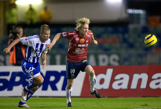 Henri Scheweleff, Örgryte, jagas av Niclas Alexandersson,