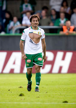 Pablo Pinones Arce, Hammarby, med trasig tröja