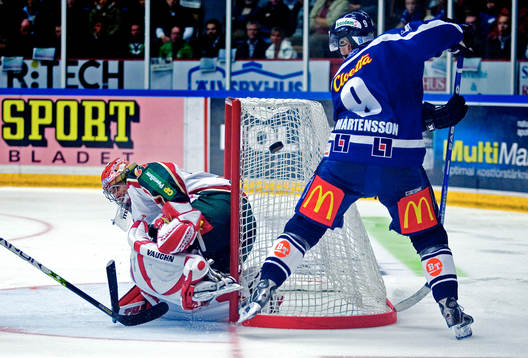 Tony Mårtensson, Linköping utmanar Tommy Salo, målvakt
