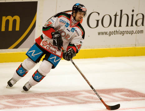 Mikko Kurvinen, Mora