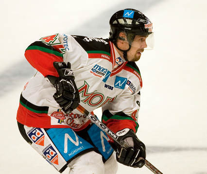 Mikko Kurvinen, Mora