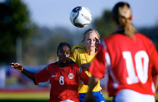 Nasra Abdullah, Norge och Alexandra Nilsson, Sverige