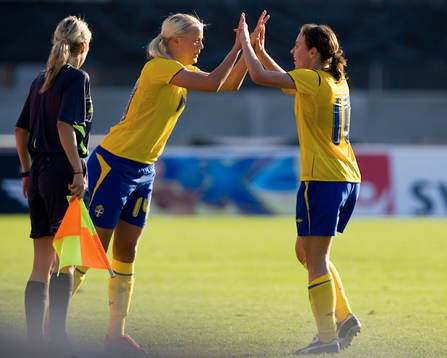 Hanna Ljungberg och Josefine Öqvist, Sverige, byte