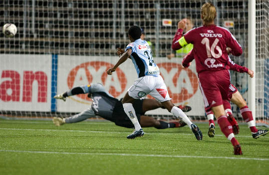 Rene Muzola Makondele, Gefle gör 1-0