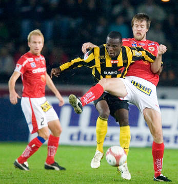 Joachim Lantz, Kalmar, försökar ta bollen ifrån, Robert