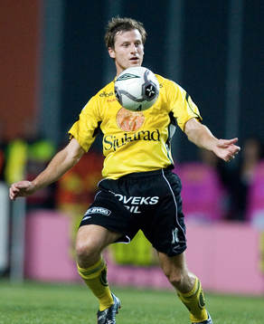 Daniel Mobaeck, Elfsborg, nedtagning på bröstet