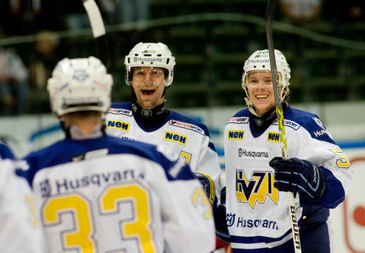 jubel av målskytten Per Gustafsson och Andreas Jämtin