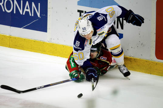 Arto Tukio, Frölundaunder Andreas Jämtin, HV71