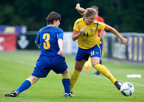 Louise Fors, Hammarby, skojar med Alena Kugubayeva
