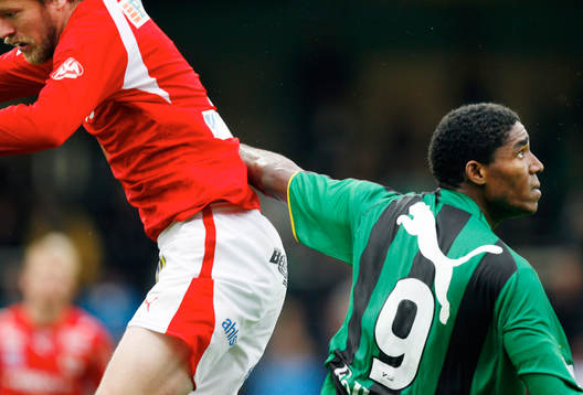Khari Stephenson, Gais