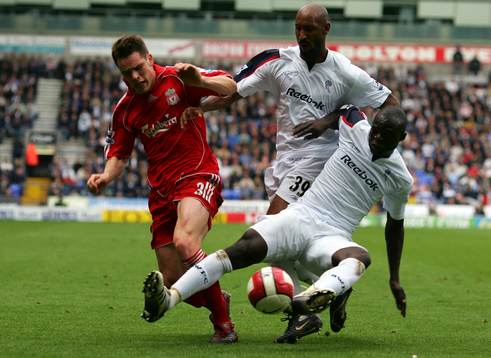 Abdoulaye Faye och Nicolas Anelka, Bolton och Steve Finnan,