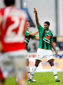 Khari Stephenson, Gais (jubel)