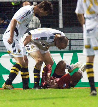 En ordentlig sammanstötning, Ailton Almeida och målvakten